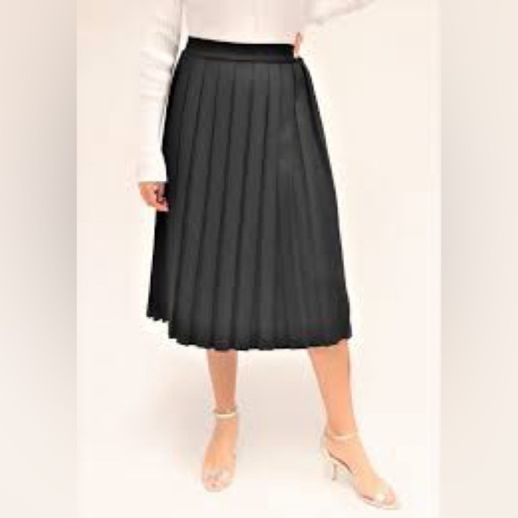 Tion Design Black Pleated Midi Skirt for Cocktail - Picture 3 of 14